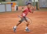 Cuiabaninho de 8 anos conquista dois títulos brasileiros de tênis