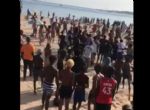 Violência em Portugal: Jovens com facas agridem uns aos outros nas praias do sul
