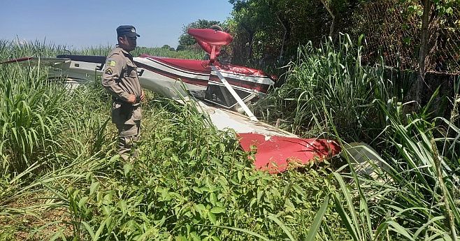 Avião monomotor cai em Aragarças e deixa piloto ferido
