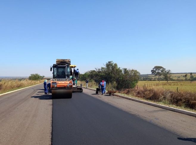 DNIT inicia nova etapa das obras de restauração de trecho da BR-070, entre os municípios de Jussara e Montes Claros de Goiás