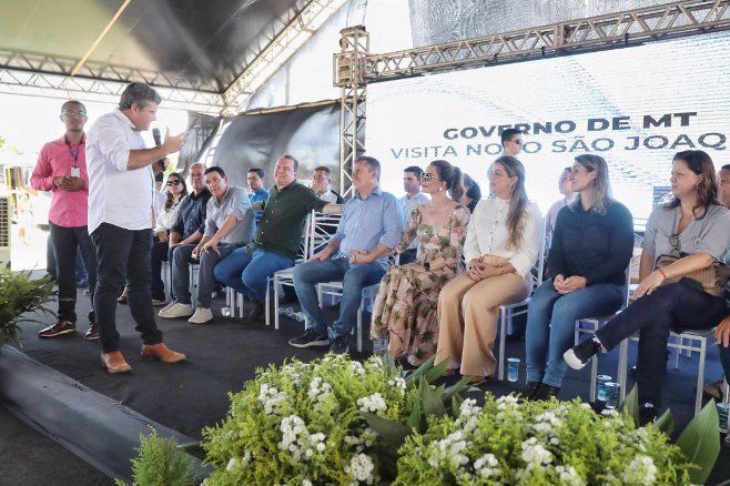 Governo entrega casas para 50 famílias de Novo São Joaquim: 'Vão dar qualidade de vida', declara prefeito
