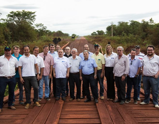Governador inaugura rodovia em Canarana e anuncia ações na área de infraestrutura