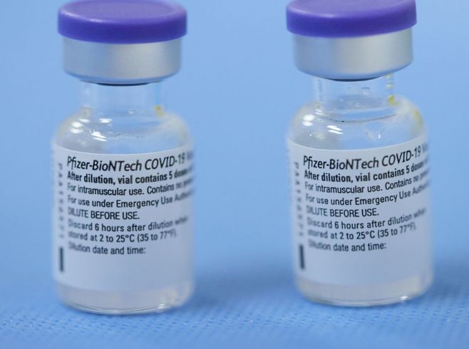 Novo lote com 936 mil doses de vacina da Pfizer chega a Viracopos