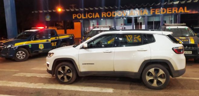 PRF em Rondonópolis recupera veículo com ocorrência de roubo/furto no Rio de Janeiro