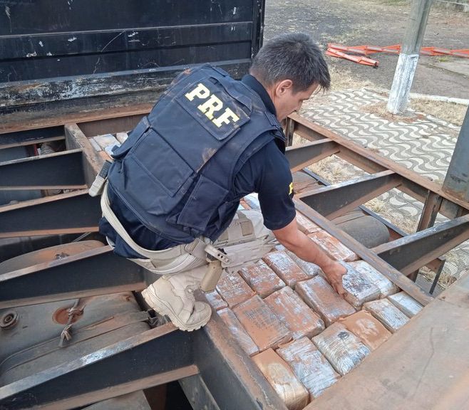 PRF faz grande apreensão de cocaína em fundo falso de carreta em Alto Garças