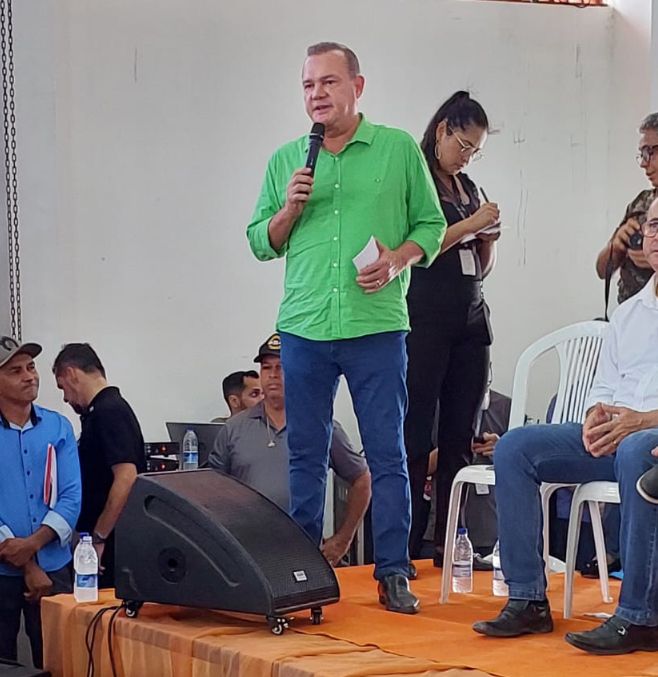 Senador Wellington Fagundes mobiliza prefeitos para obras no Araguaia