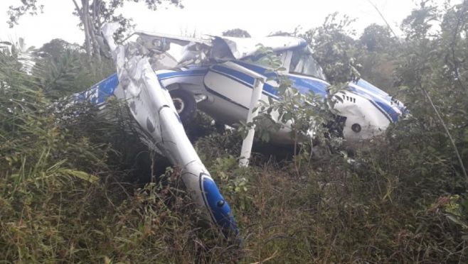 Avião faz pouso forçado em fazenda no Pantanal e duas pessoas ficam feridas