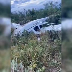Avião cai após perder potência na decolagem e piloto sai ileso em Nova Xavantina