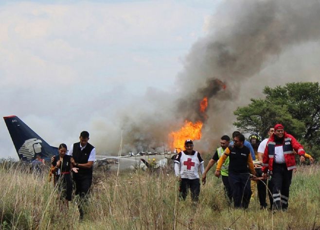 Avião da Aeroméxico com 101 pessoas sofre acidente em Durango, no México