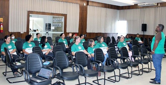 Servidores da Secretaria de Saúde de Água Boa recebem capacitação em relações interpessoais
