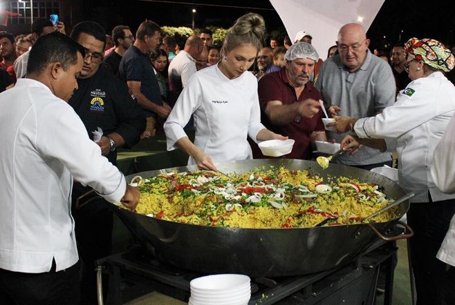 1ª Feira Gastronômica 100% Araguaia reúne grande público em Água Boa