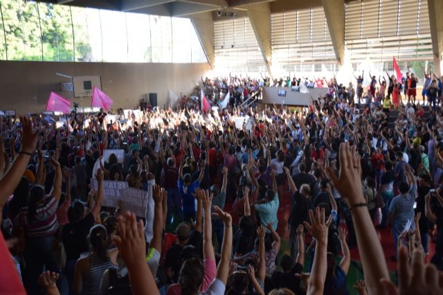Cuiabá - Servidores da educação mantêm greve iniciada há 34 dias