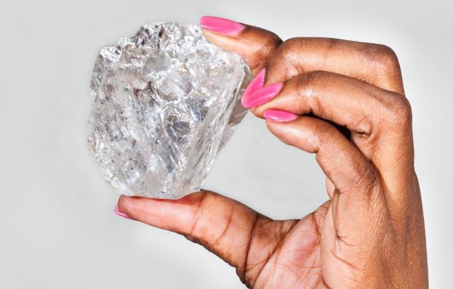 Essa coisa linda é o maior diamante encontrado nos últimos 100 anos