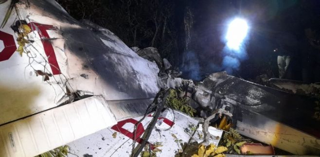 Bombeiros socorreram duas vítimas de avião que caiu e pegou fogo no Araguaia; e outras duas faleceram