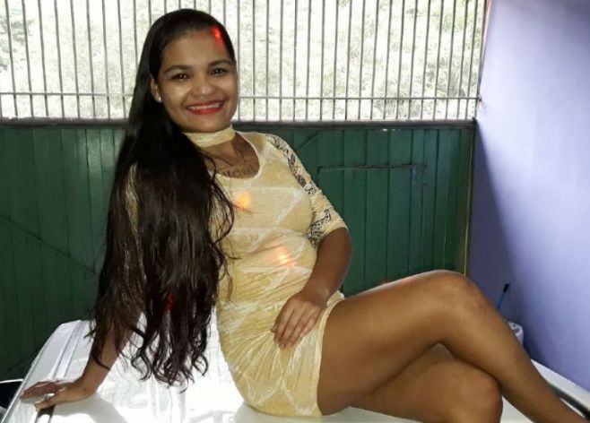 'Tigresa Vip' - PT lança estrela de vídeos eróticos como pré-candidata à AL