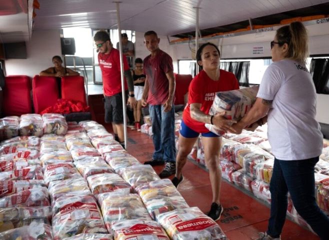 ‘Regatão do Bem’ destina 57,7 toneladas de alimentos para comunidades do Amazonas