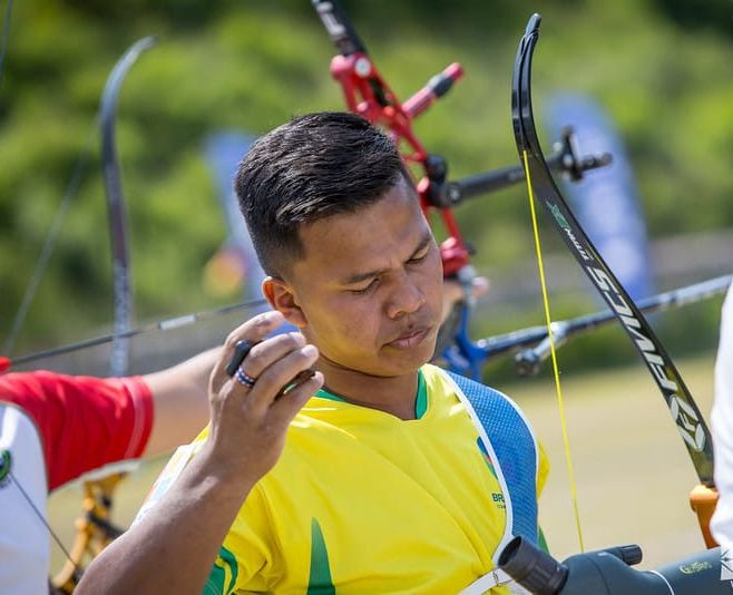 Atleta indígena do Amazonas garante vaga na Copa do Mundo de tiro com arco