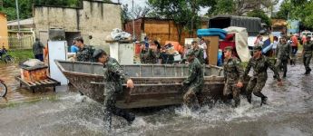 Exército resgatando pessoas da enchente em Aquidauana MS
